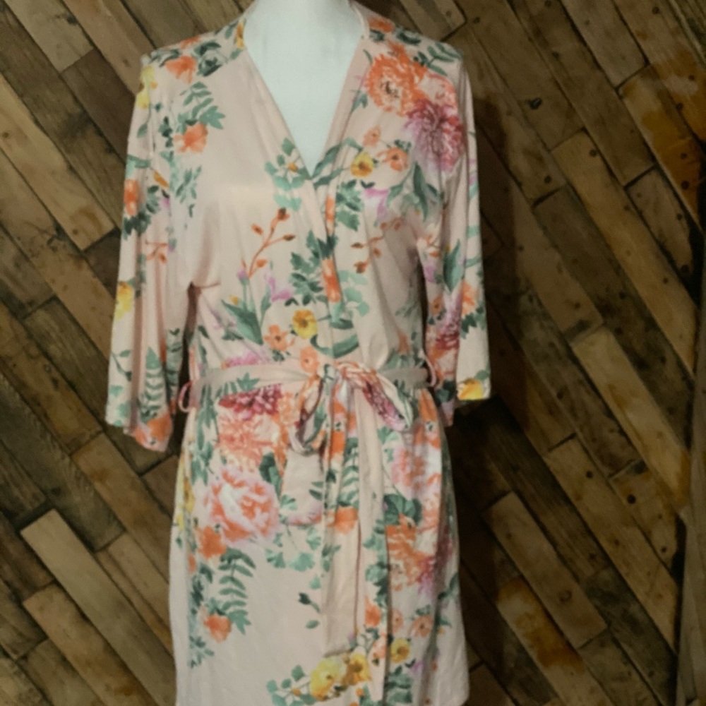 Flora Floral Robe - Picture 2 of 3